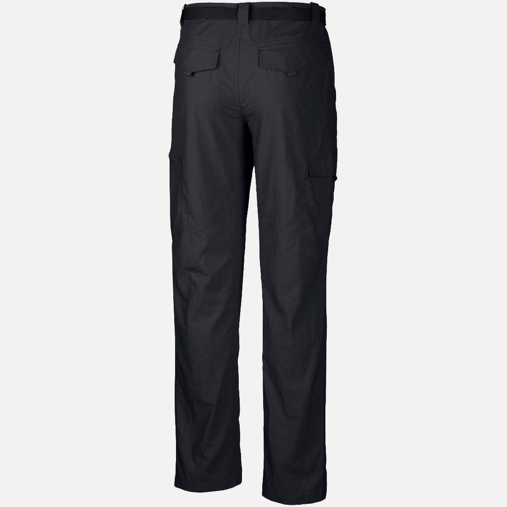 מבט מאחור על מכנסי גברים מדגם Silver Ridge Cargo של ColumbiaIL, עם לולאות לחגורה, שני כיסים אחוריים עם דש ורגליים ישרות, מוצגים על רקע לבן חלק. בהשראת העיצוב הקלאסי של Silver Ridge Cargo.