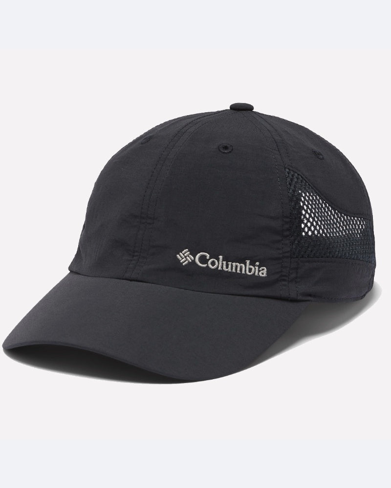 כובע ה-Tech Shade II מבית columbiaIL הוא כובע שחור עם פאנלים צדדיים מרשת, המאפשרים אוורור והגנה מפני השמש, ועליו רקום לוגו קולומביה לבן בחזית.