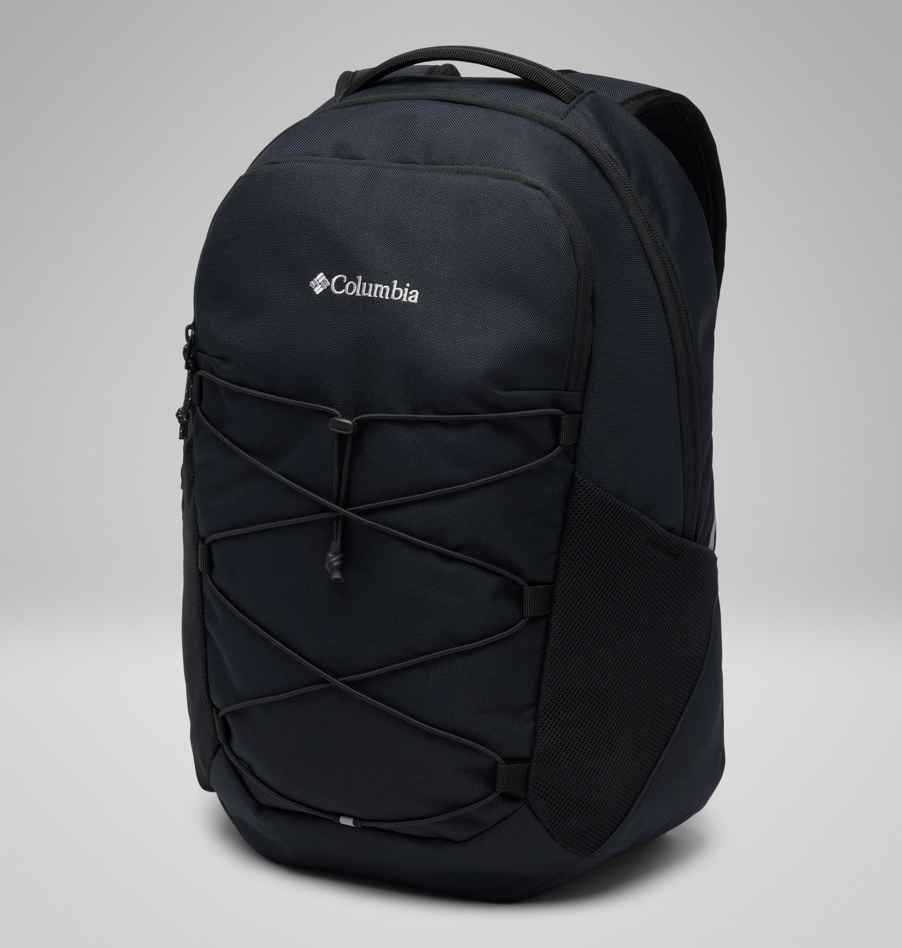 תיק גב שחור מדגם Atlas Explorer 20L של קולומביה ישראל, עם כיס קדמי עם רוכסן, חבל אלסטי, כיס צדדי מרשת ולוגו קולומביה בחלקו העליון, מוצג על רקע אפור אחיד.