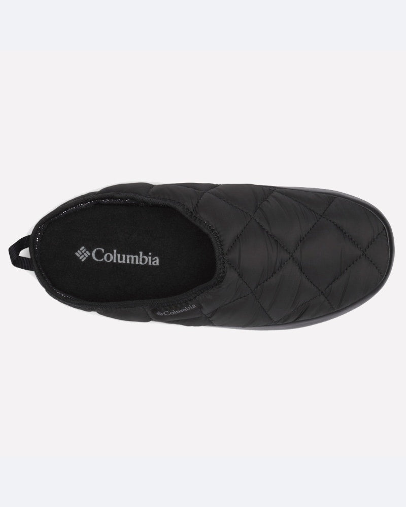 מבט מלמעלה על נעל סליפ-און שחורה מדגם Omni-Heat Lazy Bend Camper של ColumbiaIL, בעלת עיצוב מרופד, בטנה פנימית רכה ולוגו ColumbiaIL מודפס על רפידת הנעל.