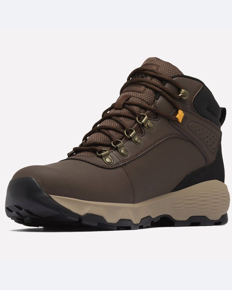 מגפי הטיולים לגברים ColumbiaIL Newton Wander Ltr בצבעי חום ובז' כוללים נגיעות שחורות, לולאות מתכת, שרוכים עבים, סוליה עמידה לשימוש בשטח וצווארון קרסול מרופד לתמיכה.